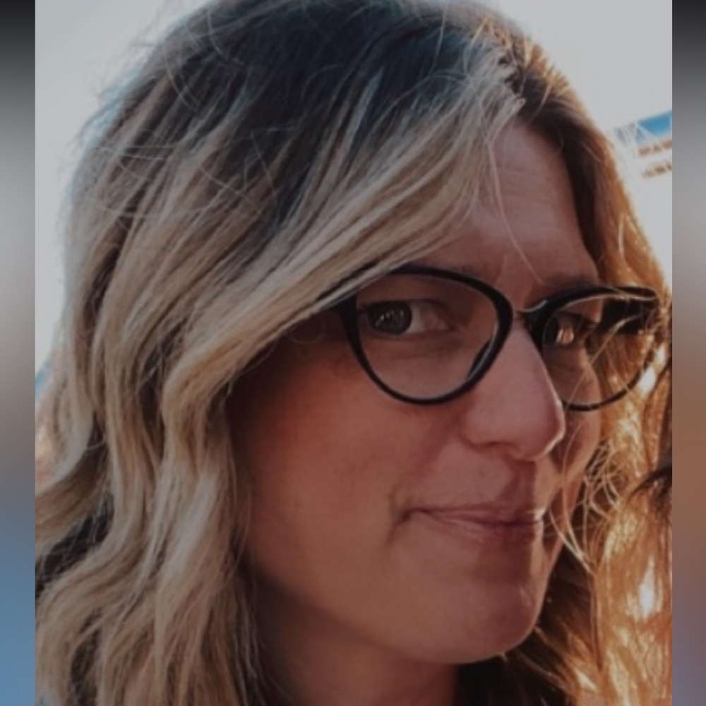 COA VERSACE Box comes with glasses frame that’s damaged - Picture 3 of 14